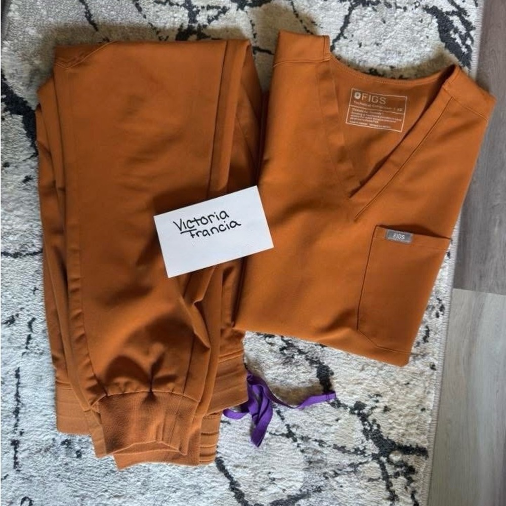 Figs Orange Scrub Set